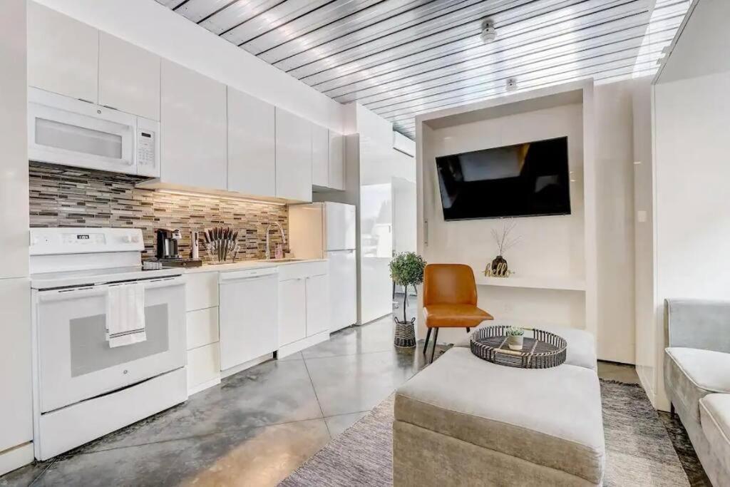 Kcm Mikros Smart Apartments 8 Cleveland Bagian luar foto